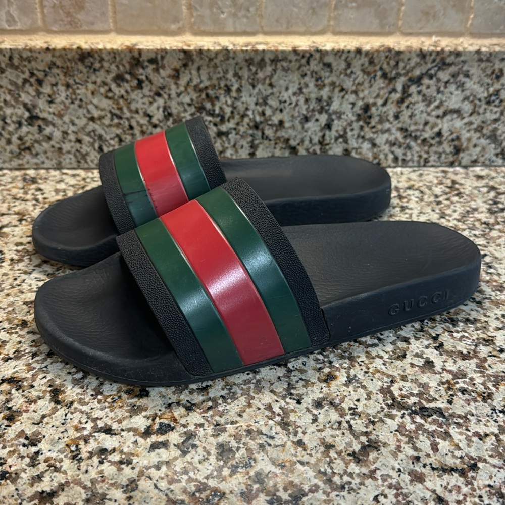 Gucci Pursuit 72 slides